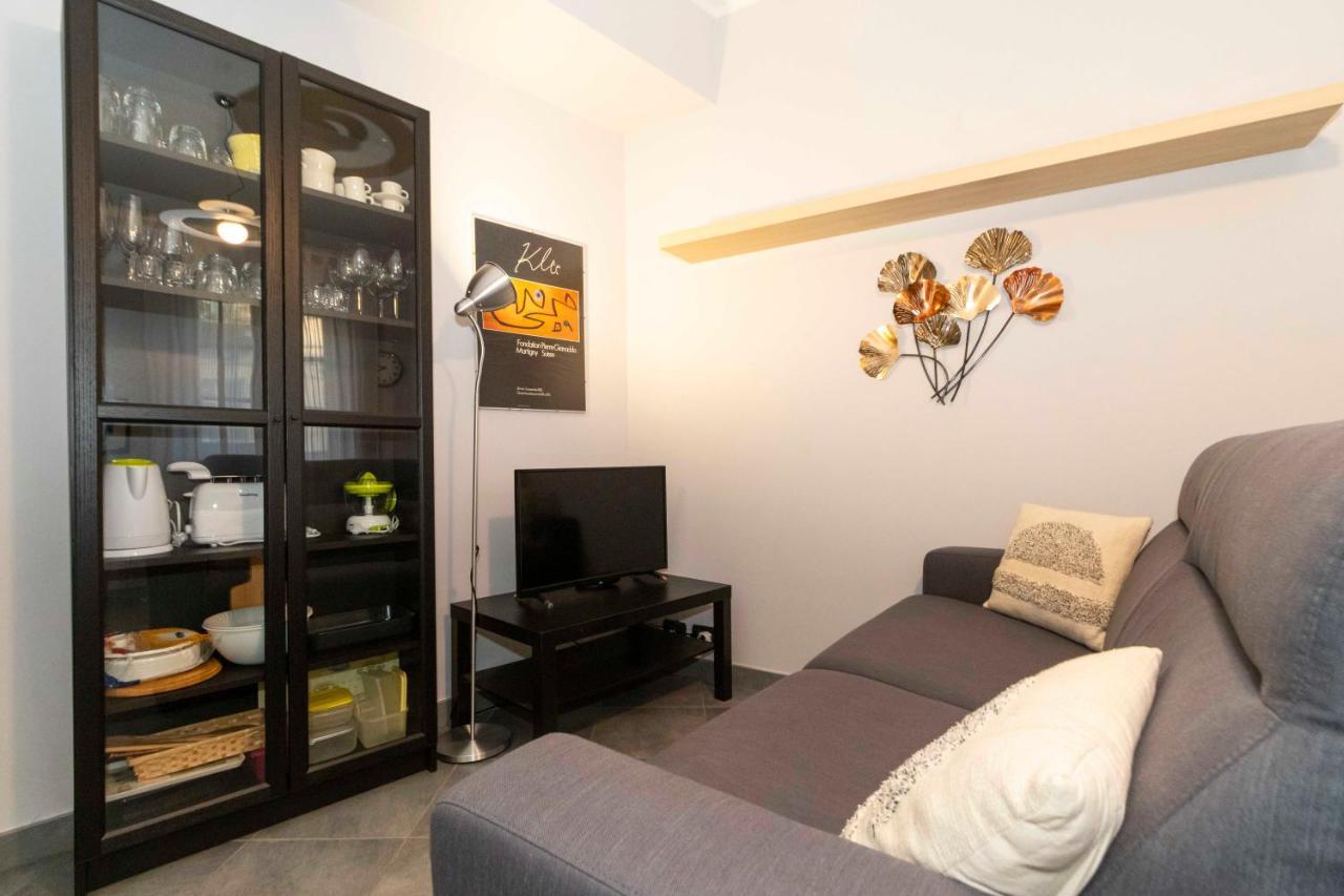 Miglietti Apt A Few Steps From Piazza Statuto! Turin Bagian luar foto