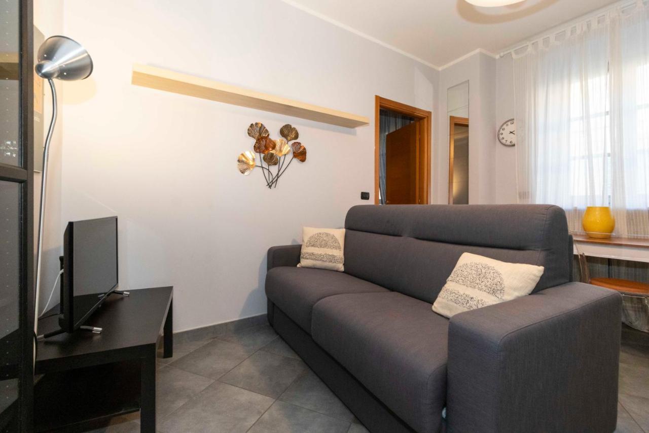 Miglietti Apt A Few Steps From Piazza Statuto! Turin Bagian luar foto